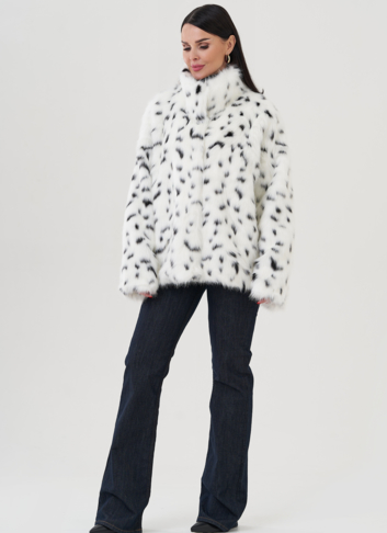Куртка из эко меха с анималистичным принтом