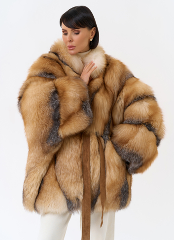 Шуба из лисы свободного кроя Шуба из лисы свободного кроя