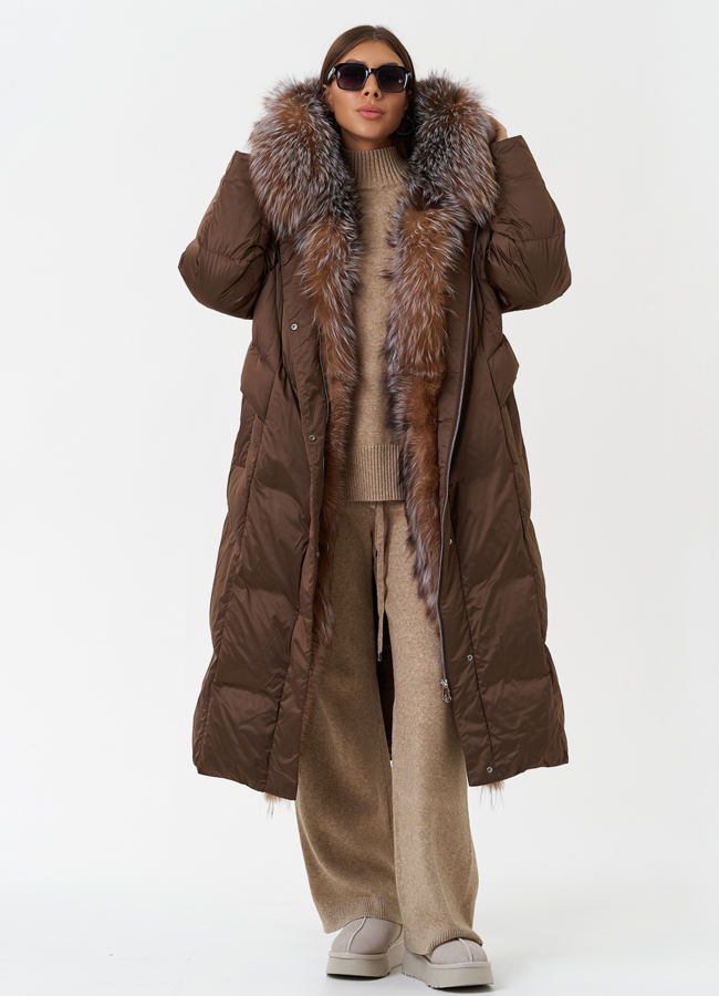 Женский пуховик с отделкой из меха лисы модель № 28830 меха малина