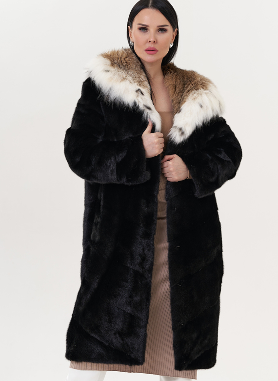 Норковая шуба черного цвета с рысью