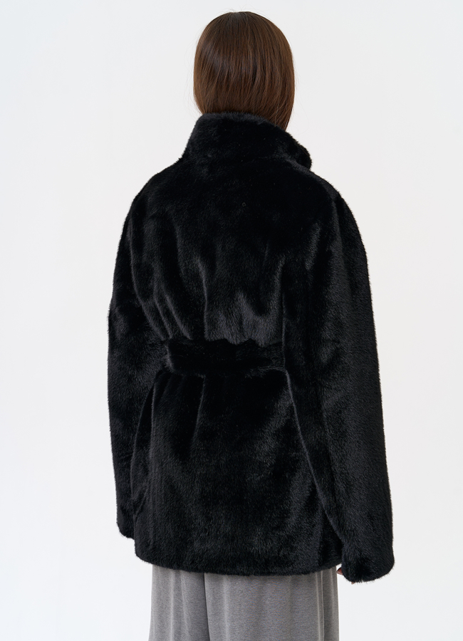 Женская шуба из эко меха в черном цвете модель № 31251 в кредит