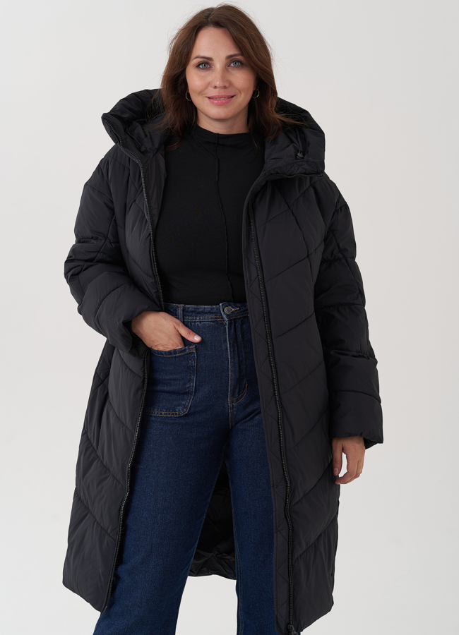 Женский пуховик с капюшоном черного цвета  модель № 25714 в рассрочку