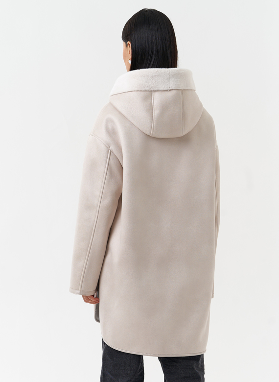 Женская дубленка из эко замши с капюшоном