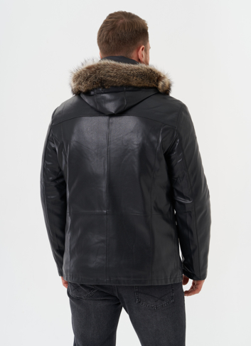 Пуховик из эко кожи с мехом енота