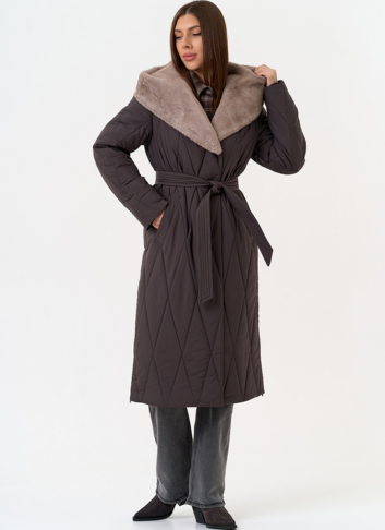 Женское пальто с капюшоном из эко меха