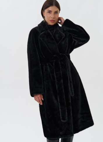 Женское пальто из эко меха с поясом