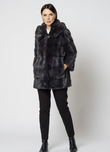 Норковая шуба в цвете графит с капюшоном Норковая шуба в цвете графит с капюшоном