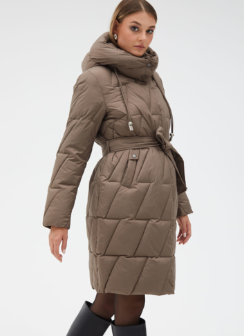 Женский пуховик с поясом