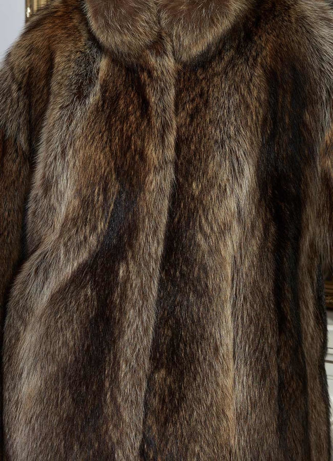 Шуба из меха канадского енота модель № 28886 в рассрочку