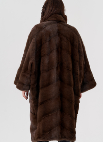 Шуба оверсайз с английским воротником