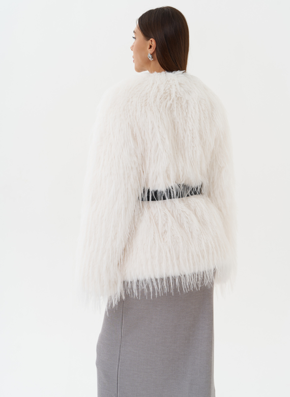 Короткая шуба под эко страуса