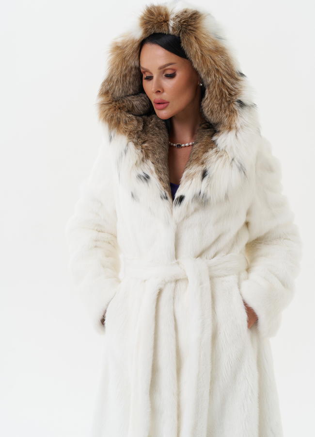 Шуба из белой  норки с капюшоном из рыси модель № 25001 в рассрочку