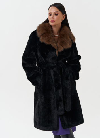 Шуба из эко меха с отделкой из искусственной куницы