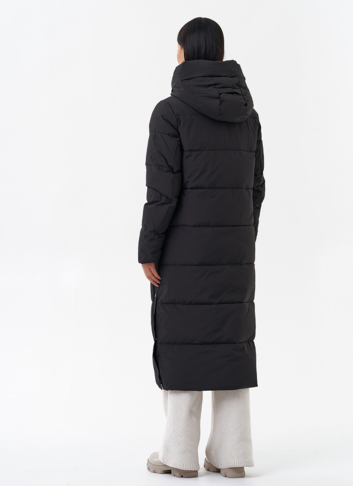 Длинный пуховик с капюшоном