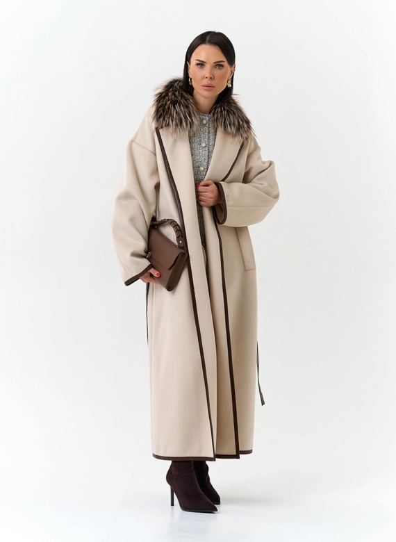 Женское длинное пальто с отделкой из меха лисы