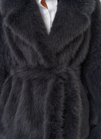 Женская шуба из эко меха с английским воротником