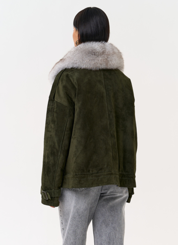 Короткий пуховик из натуральной замши