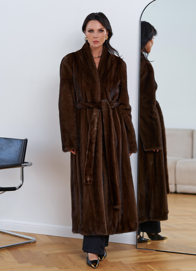 фото Женская длинная шуба из меха норки модель № 5426