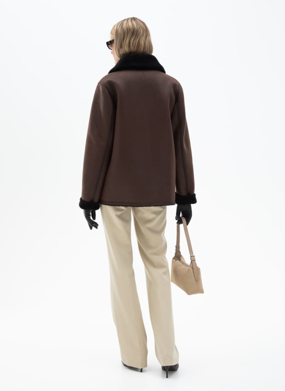 Женская двухсторонняя дубленка из эко кожи с английским воротником