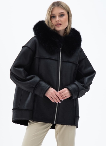 Женская дубленка из эко кожи с капюшоном Женская дубленка из эко кожи с капюшоном