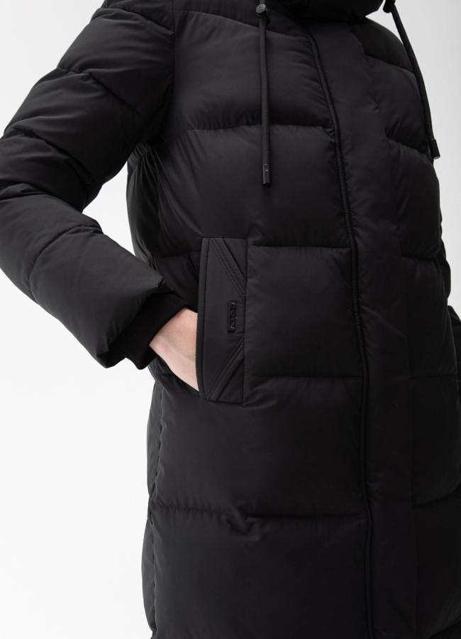Женский пуховик с капюшоном  модель № 28409 универмаг малина