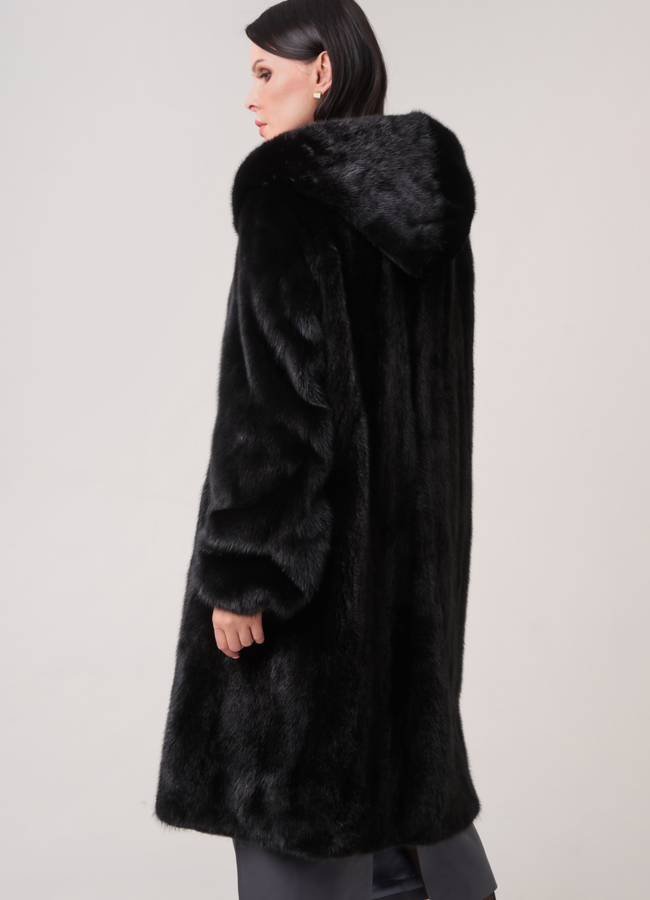 фото Шуба черного цвета  модель № 26158