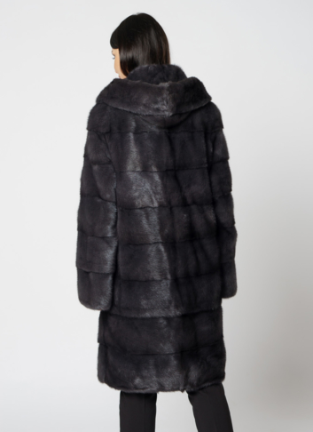 Норковая шуба в цвете графит с капюшоном Норковая шуба в цвете графит с капюшоном