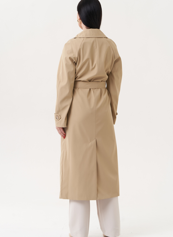 Плащ бежевого цвета с английским воротником