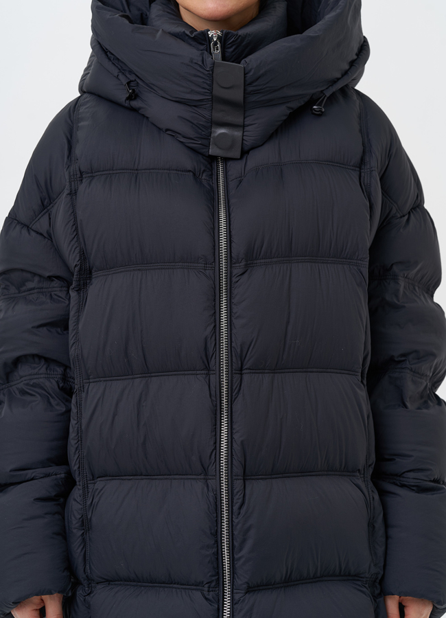 Женский пуховик с капюшоном  модель № 28971 универмаг малина