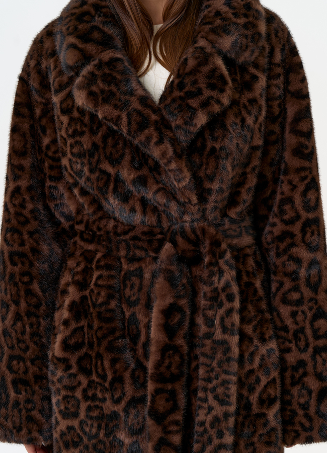 Длинная шуба из эко меха с анималистическим принтом модель № 31266 универмаг малина