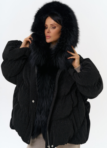 Женский блестящий пуховик с отделкой из меха чернобурки Женский блестящий пуховик с отделкой из меха чернобурки