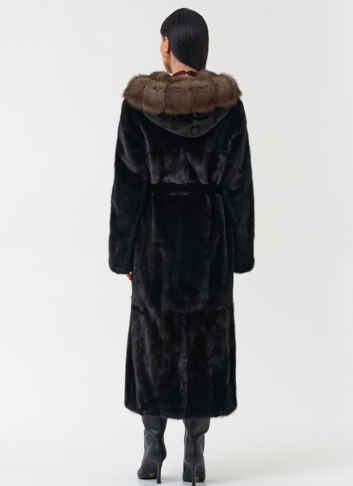 Норковая шуба с капюшоном из меха соболя