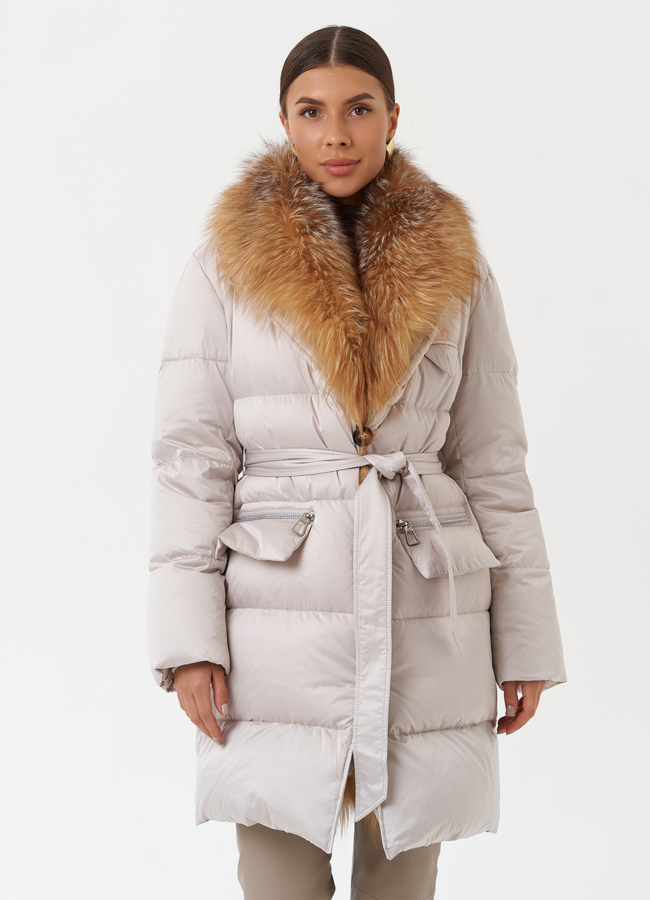 Женский пуховик с отделкой из меха лисы модель № 28569 меха малина
