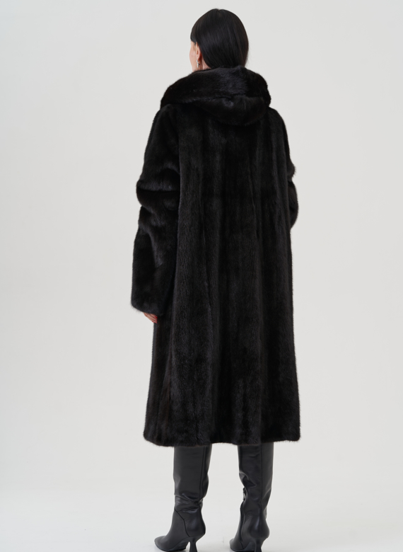 Шуба из норки в цвете махагон