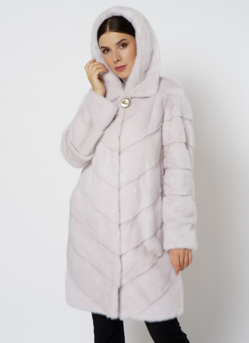 Светлая норковая шуба с капюшоном