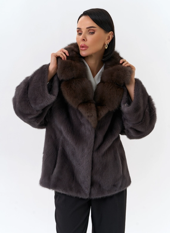 Куртка из меха норки с английским воротником из меха куницы