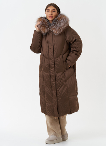 Женский пуховик с отделкой из меха лисы