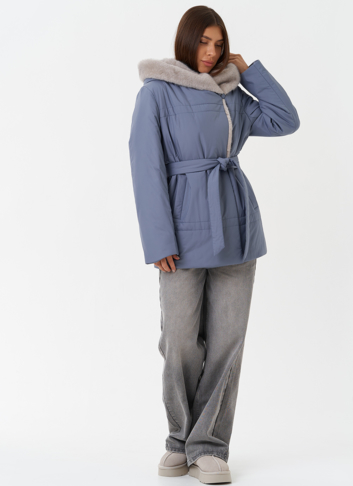 Куртка с капюшоном из эко меха