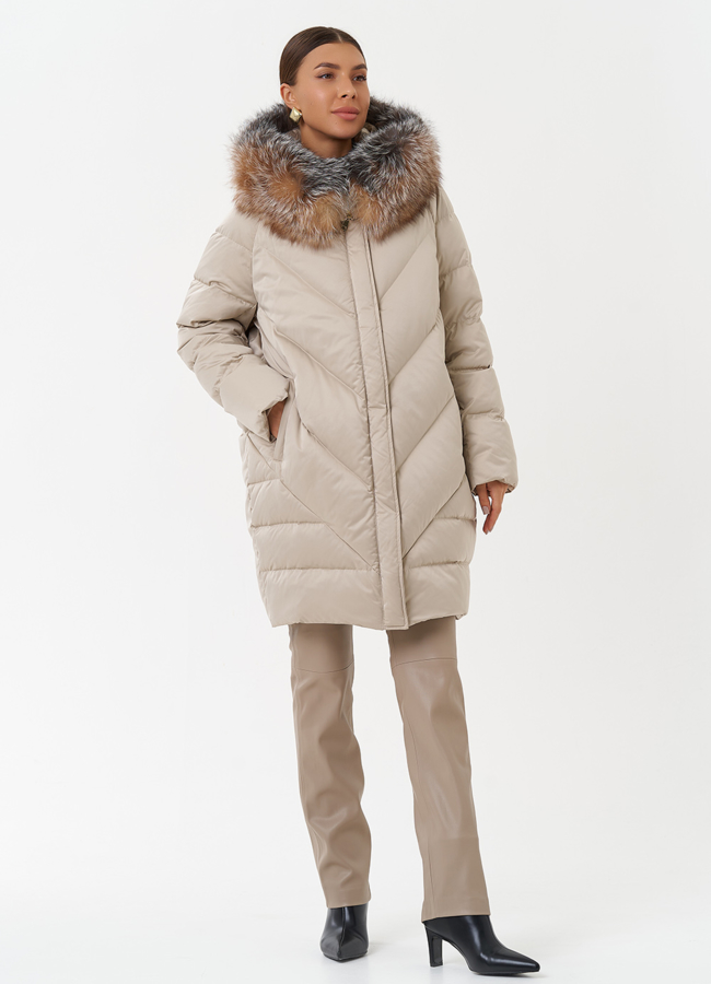 Светлый пуховик с мехом чернобурки модель № 28847 в рассрочку