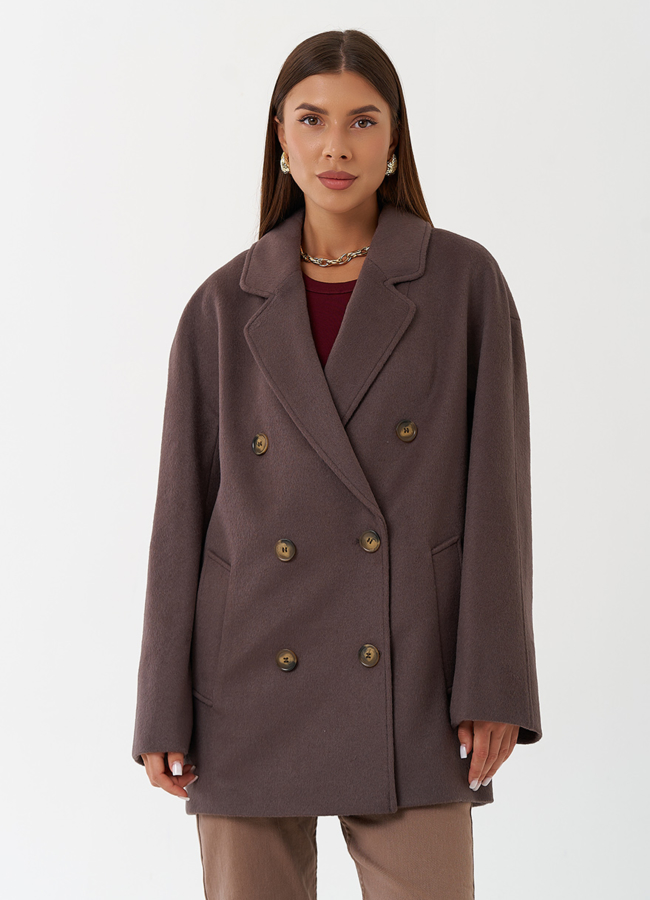 Укороченное двубортное пальто модель № 28310 меха малина