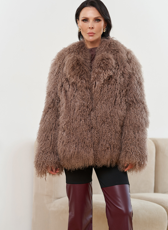 Женская шуба из меха ламы