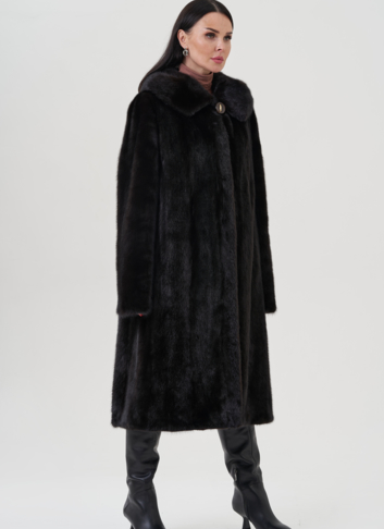 Шуба из норки в цвете махагон