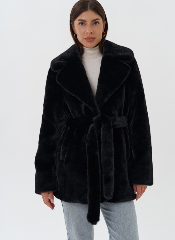 Куртка из эко меха с капюшоном