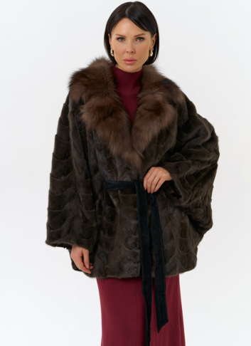 Шуба из меха норки с воротником из меха лисы Шуба из меха норки с воротником из меха лисы
