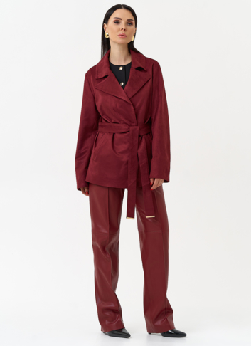 Женская куртка из эко замши бордового цвета