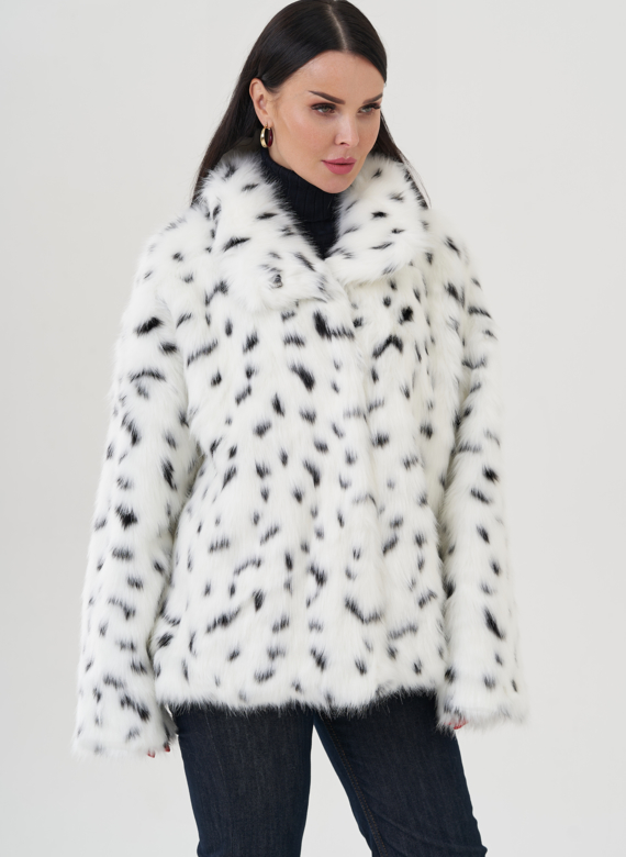 Куртка из эко меха с анималистичным принтом